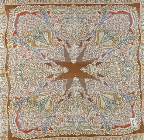 foulard yves saint laurent prix